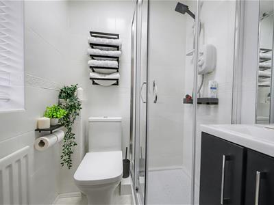 Property image 10 of home to buy in Andrew Close, Shenley